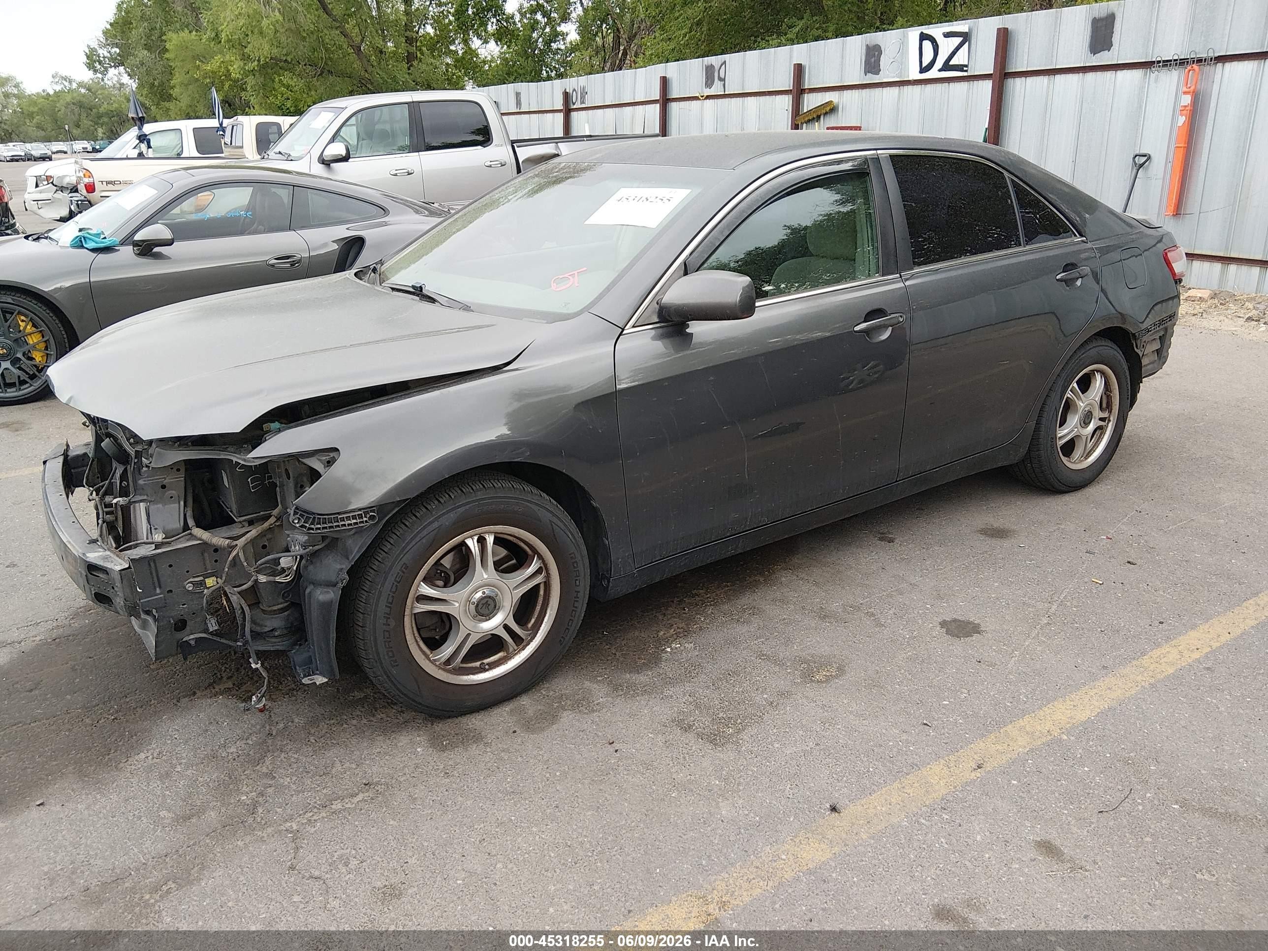 2011 Toyota Camry Le Gray vin: 4T1BF3EK3BU165308