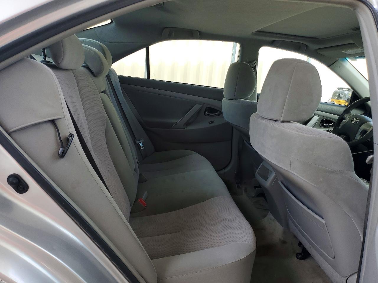 2011 Toyota Camry Le Silver vin: 4T1BF3EK3BU180682