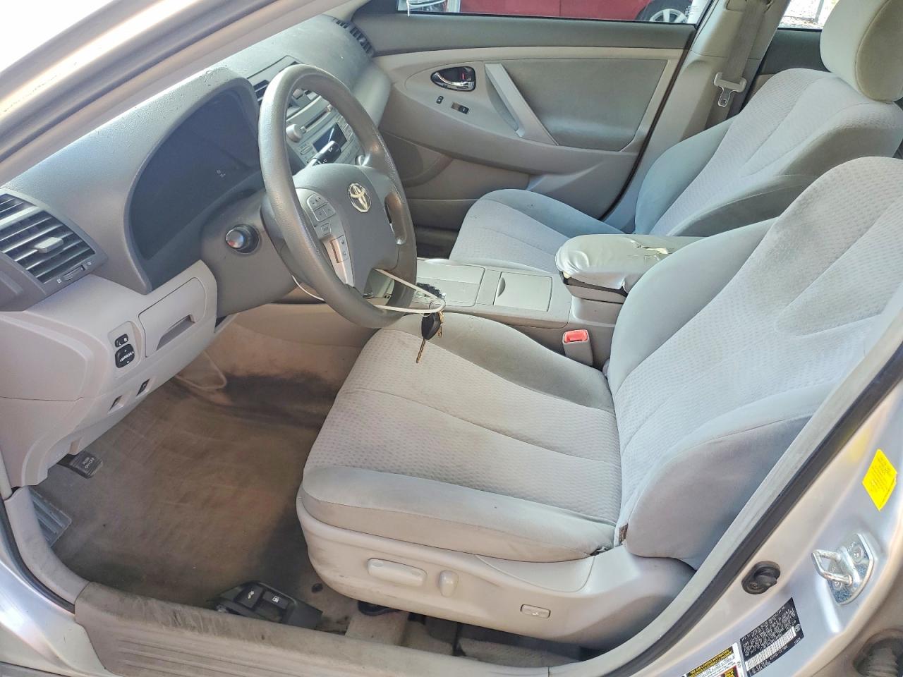 2011 Toyota Camry Le Silver vin: 4T1BF3EK3BU180682