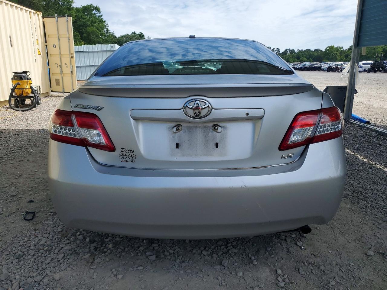 2011 Toyota Camry Le Silver vin: 4T1BF3EK3BU180682