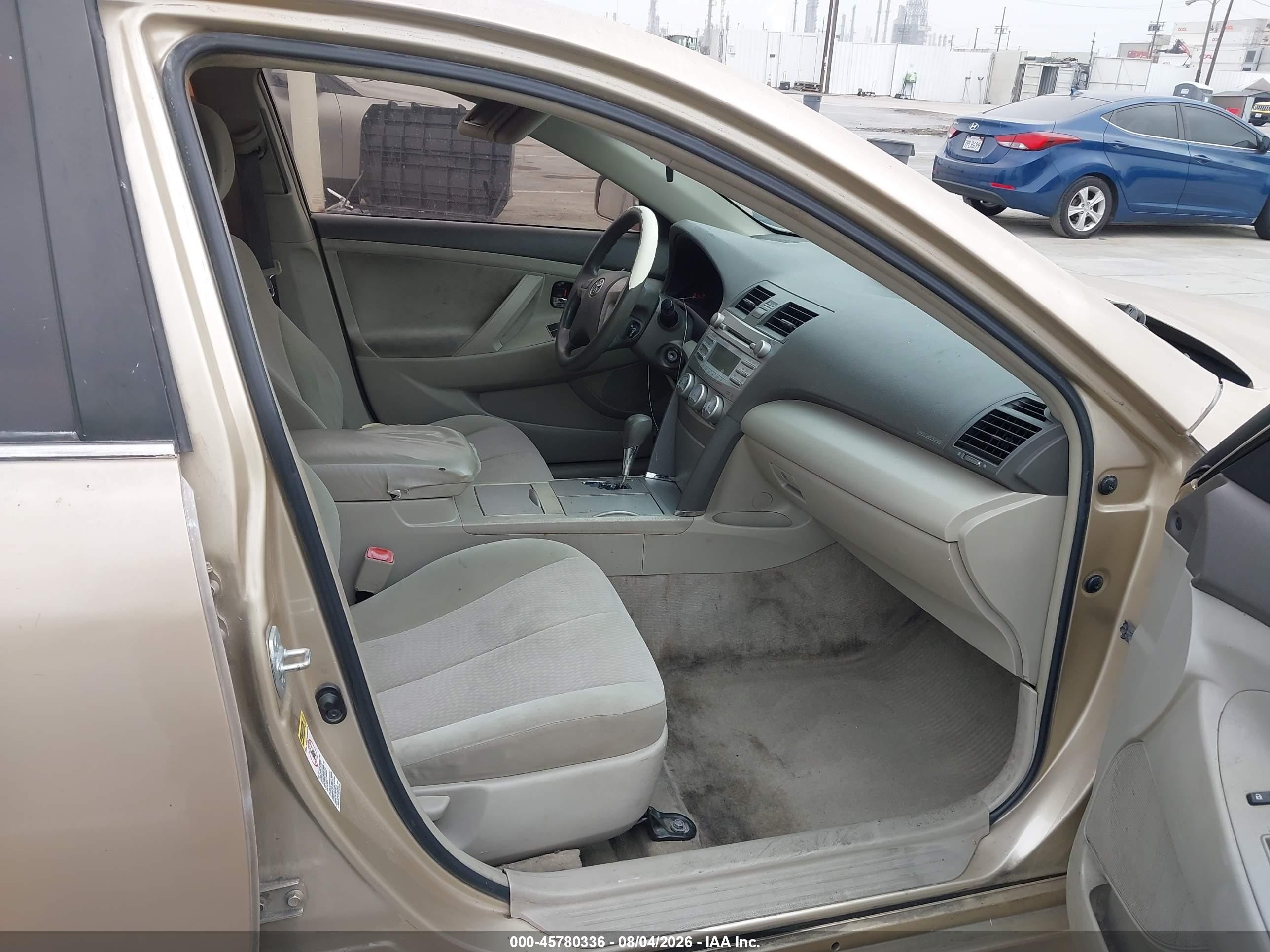 2011 Toyota Camry Le Champagne vin: 4T1BF3EK3BU229573
