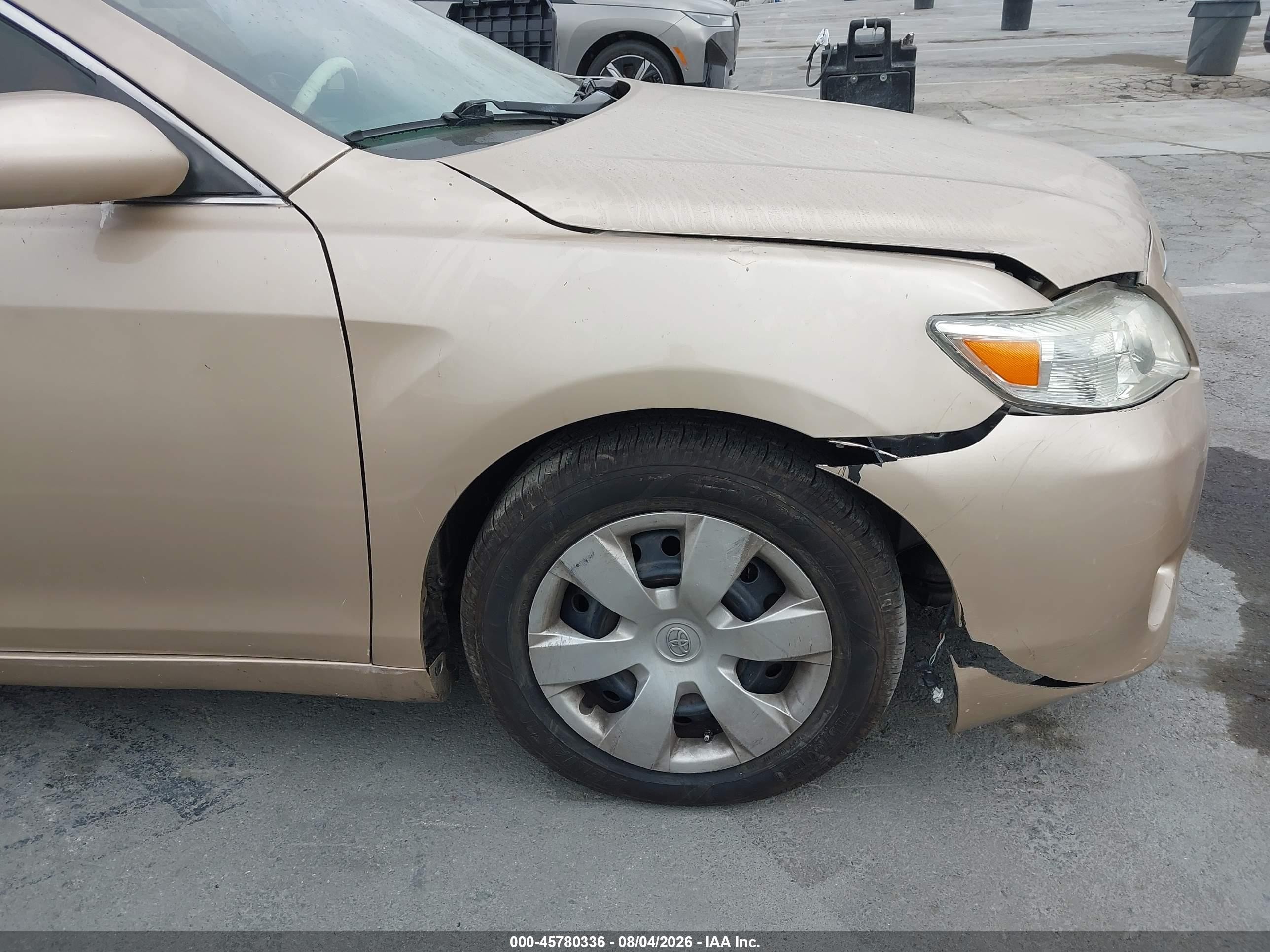 2011 Toyota Camry Le Champagne vin: 4T1BF3EK3BU229573