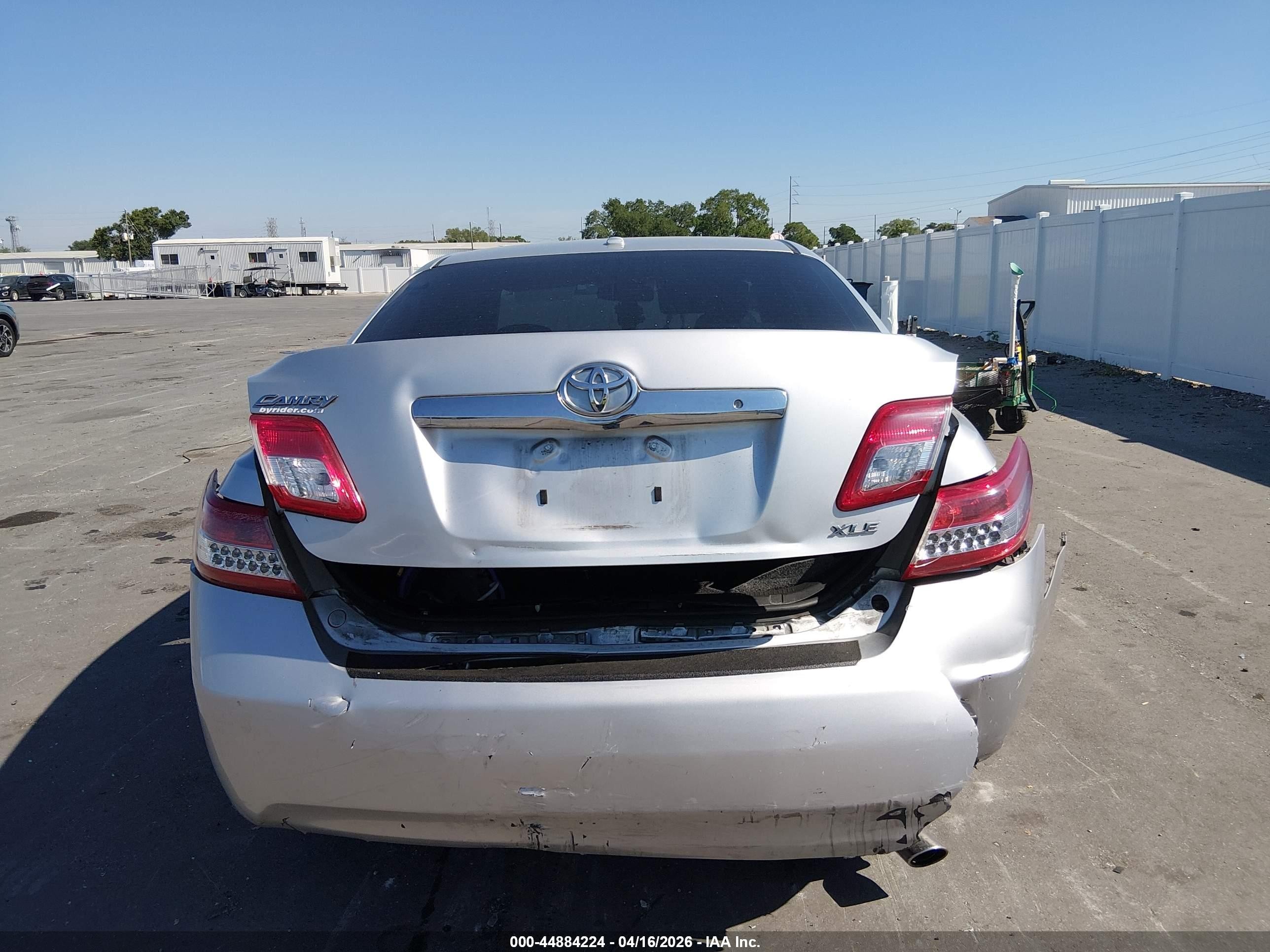 2011 Toyota Camry Xle Silver vin: 4T1BF3EK3BU229718