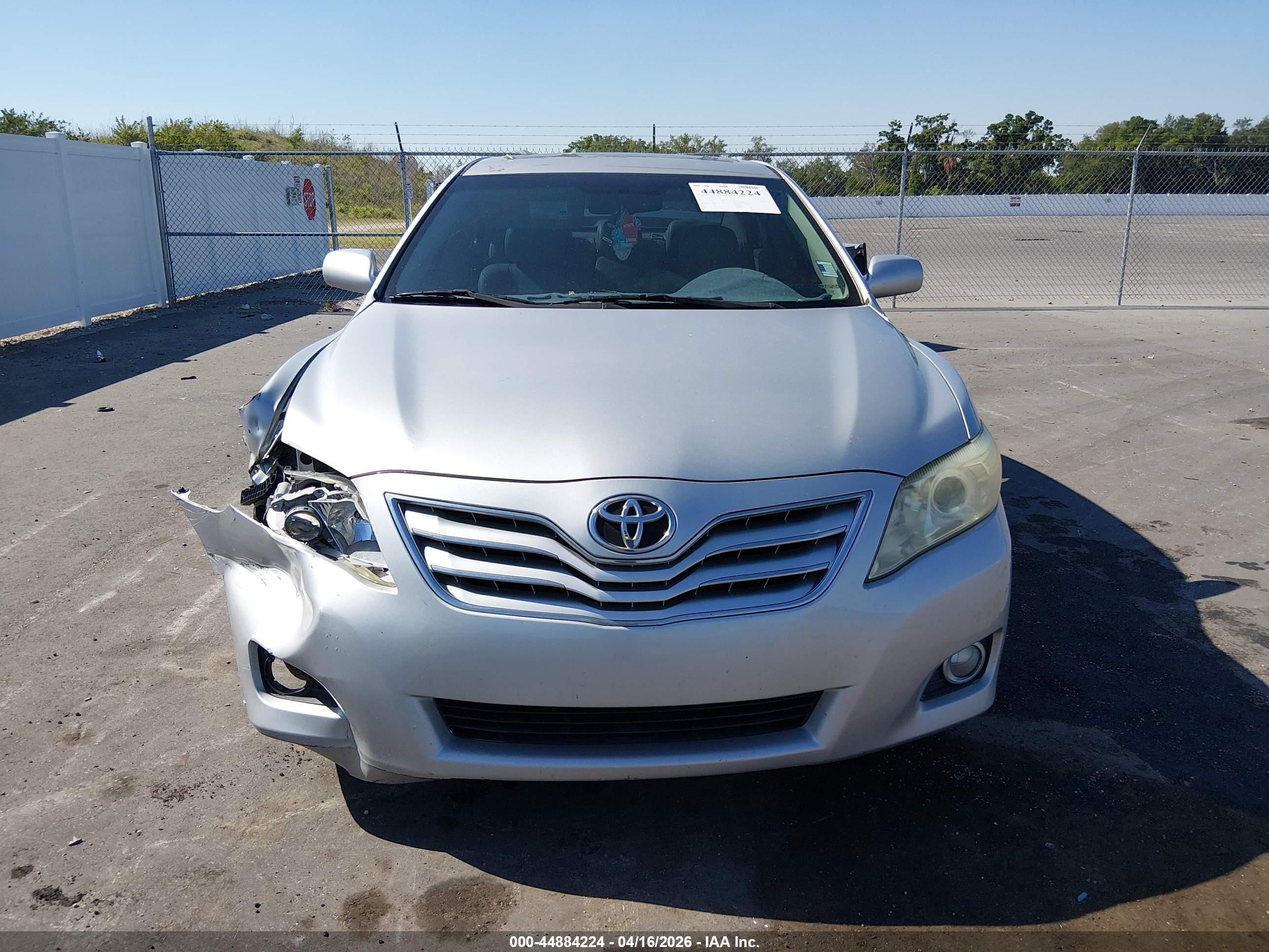 2011 Toyota Camry Xle Silver vin: 4T1BF3EK3BU229718