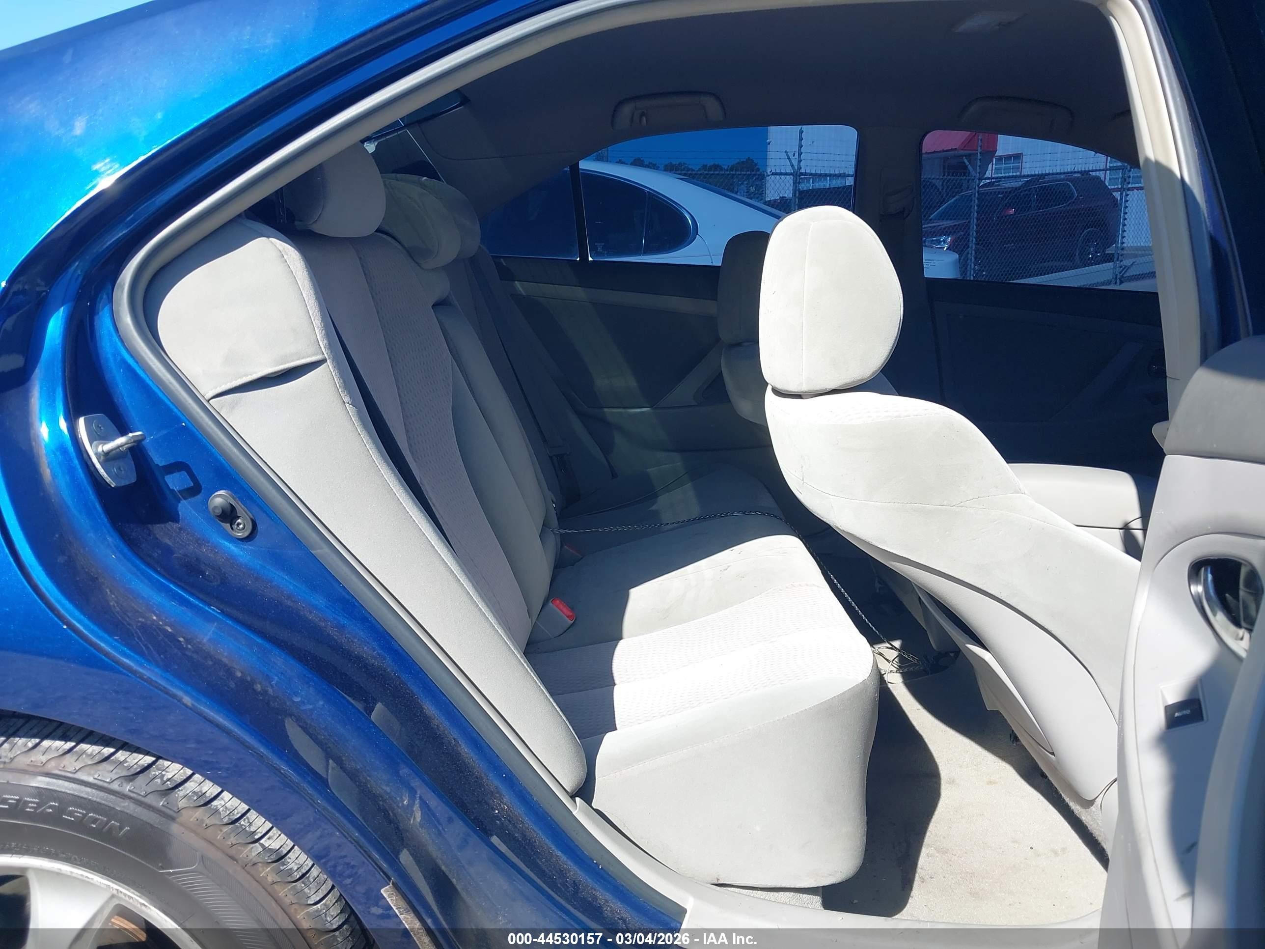 2011 Toyota Camry Le Blue vin: 4T1BF3EK3BU591435