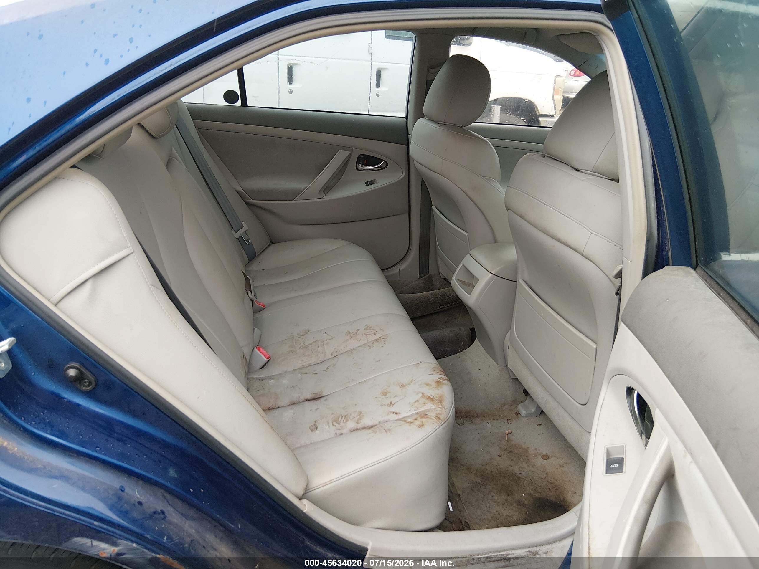2011 Toyota Camry Le Blue vin: 4T1BF3EK3BU596182