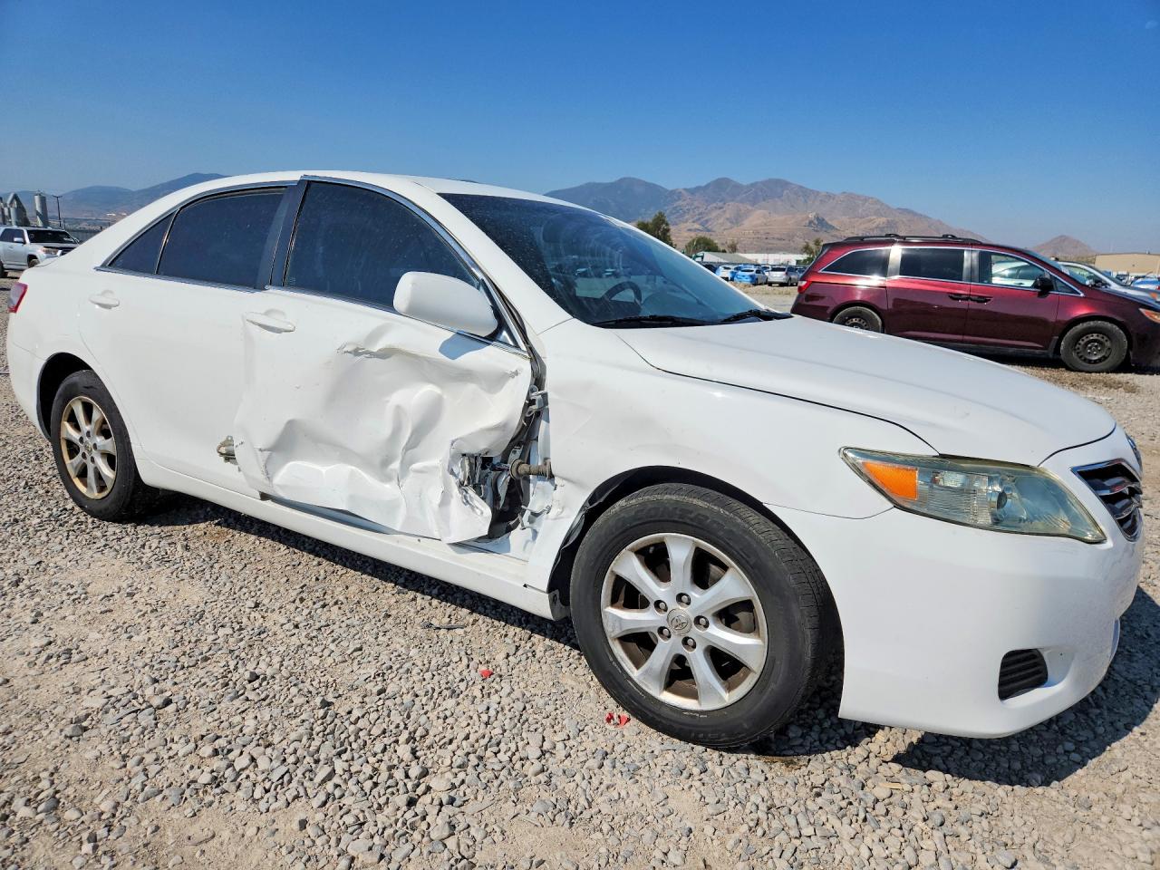 2011 Toyota Camry Le White vin: 4T1BF3EK3BU603356