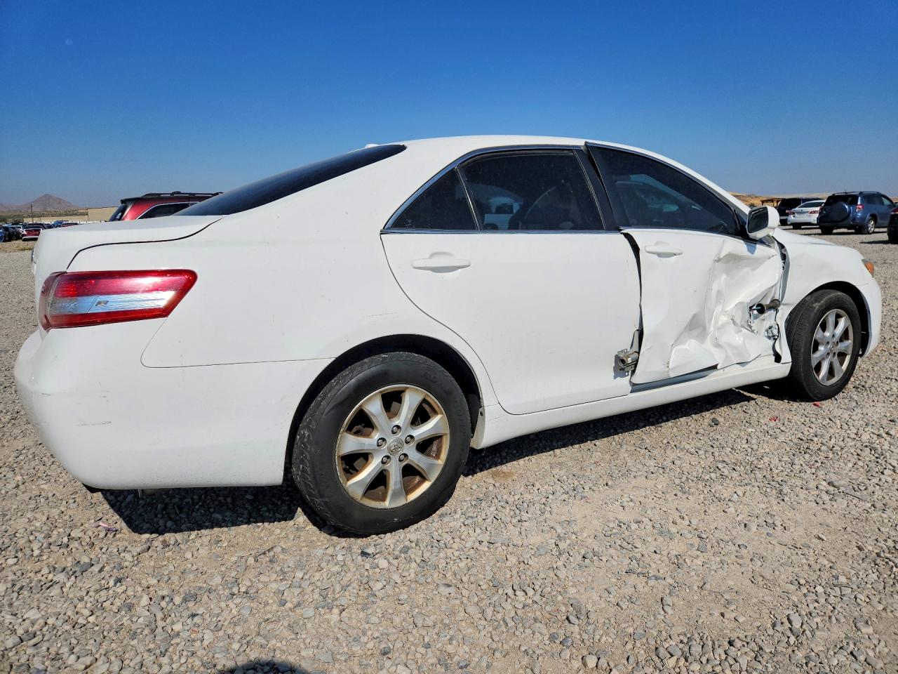 2011 Toyota Camry Le White vin: 4T1BF3EK3BU603356