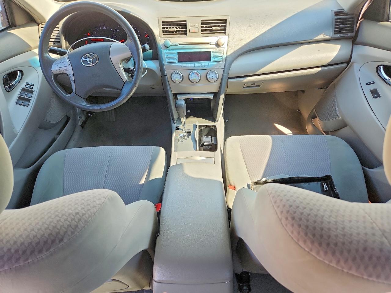 2011 Toyota Camry Le White vin: 4T1BF3EK3BU603356