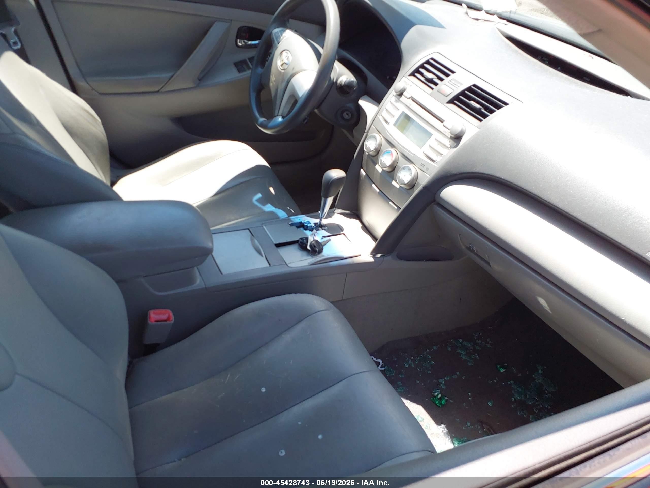 2011 Toyota Camry Le Gray vin: 4T1BF3EK3BU614261