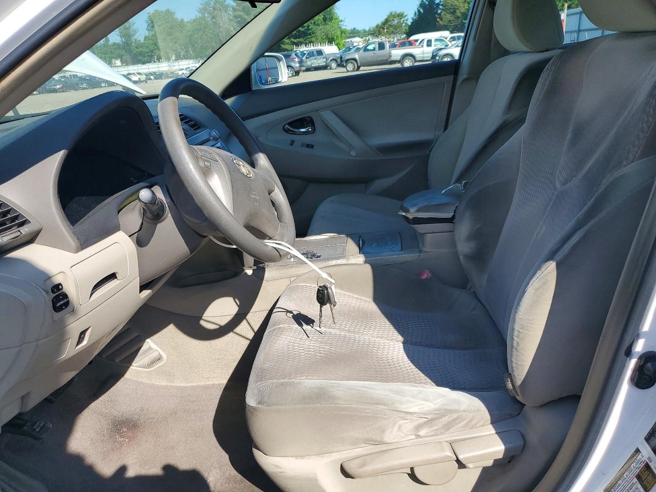2011 Toyota Camry Base White vin: 4T1BF3EK3BU615720