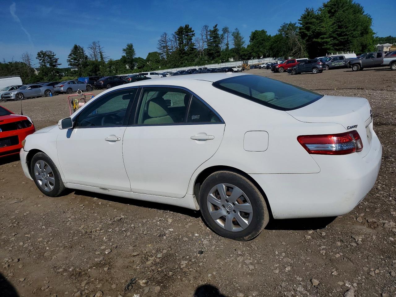 2011 Toyota Camry Base White vin: 4T1BF3EK3BU615720