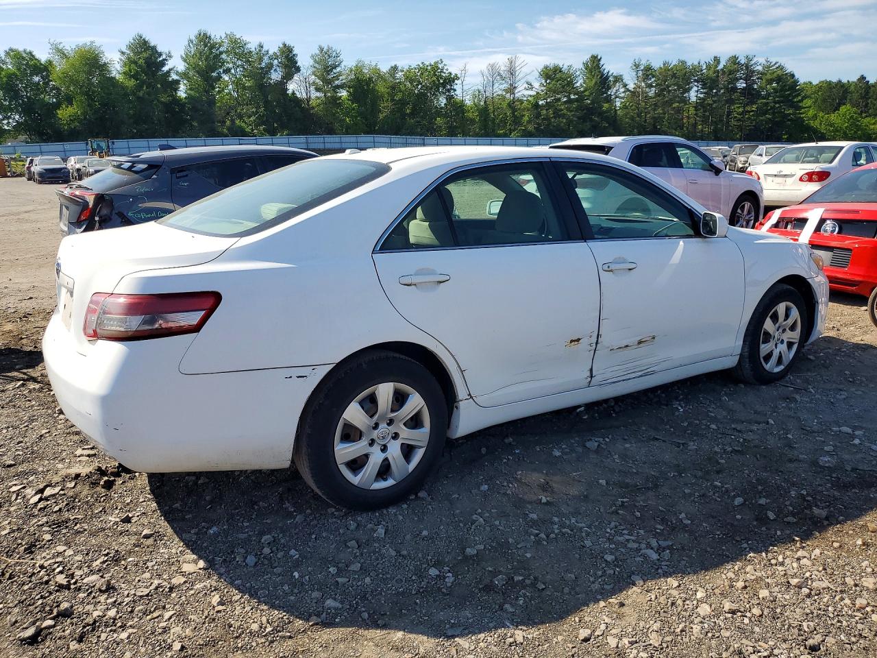 2011 Toyota Camry Base White vin: 4T1BF3EK3BU615720