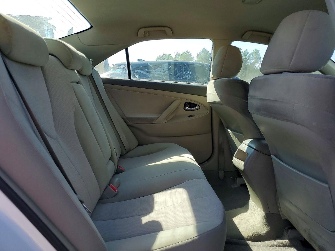 2011 Toyota Camry Base White vin: 4T1BF3EK3BU615720