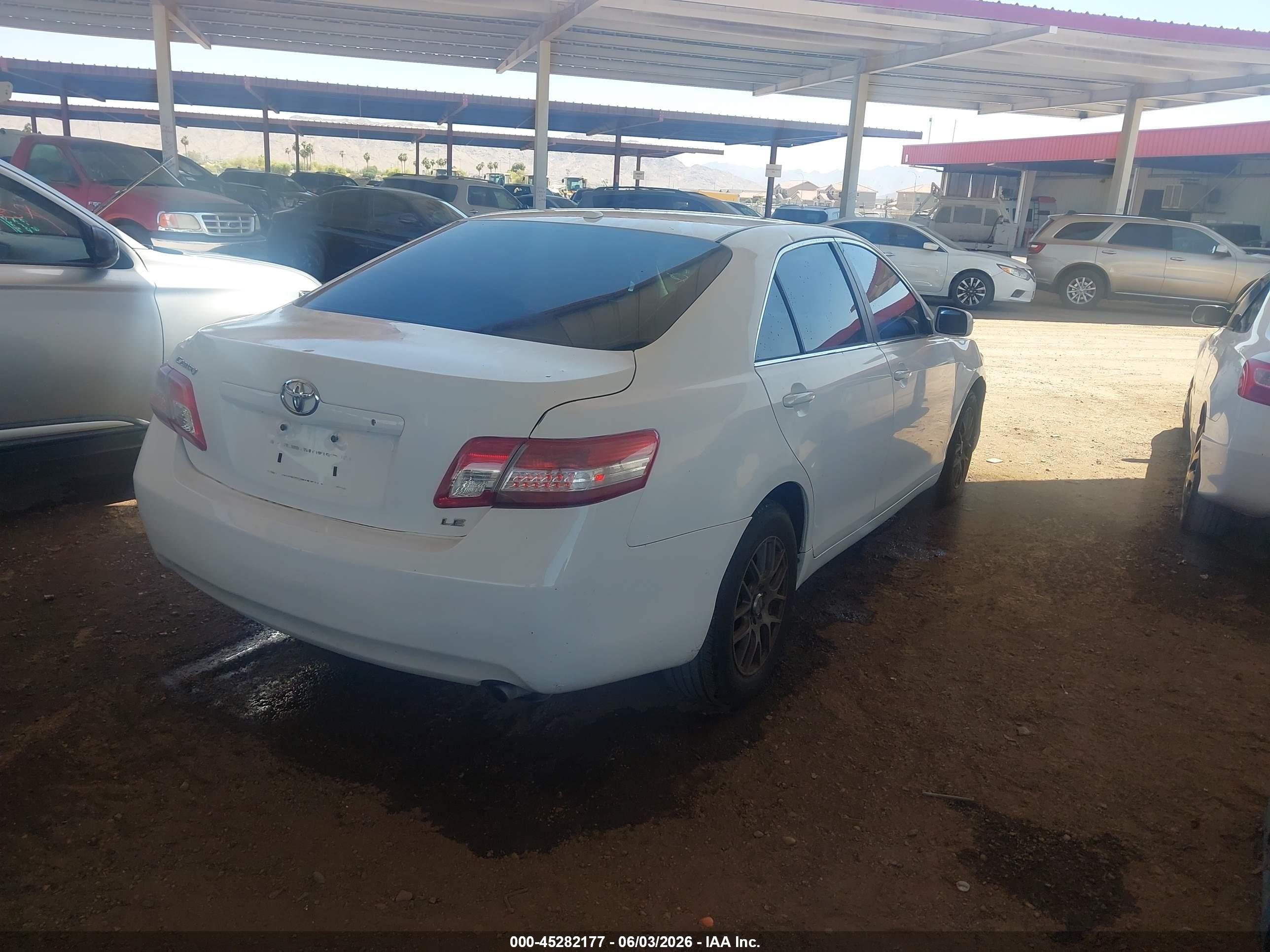 2011 Toyota Camry Le White vin: 4T1BF3EK3BU649947