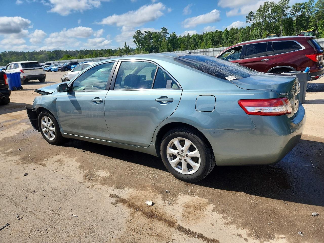2011 Toyota Camry Le Green vin: 4T1BF3EK3BU659135