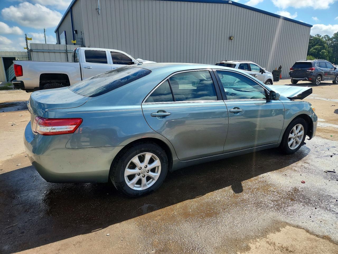 2011 Toyota Camry Le Green vin: 4T1BF3EK3BU659135