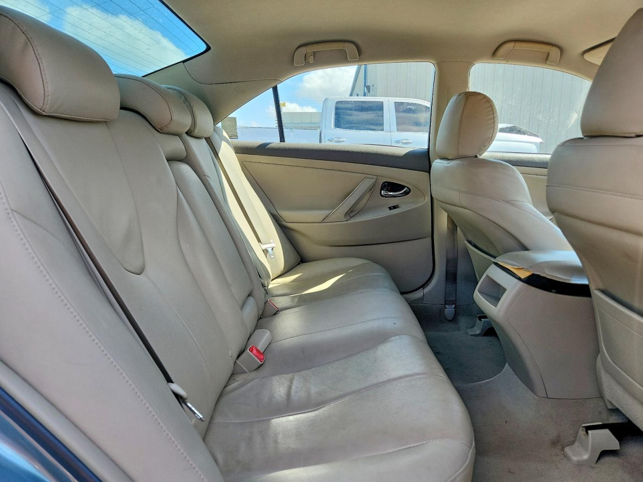2011 Toyota Camry Le Green vin: 4T1BF3EK3BU659135