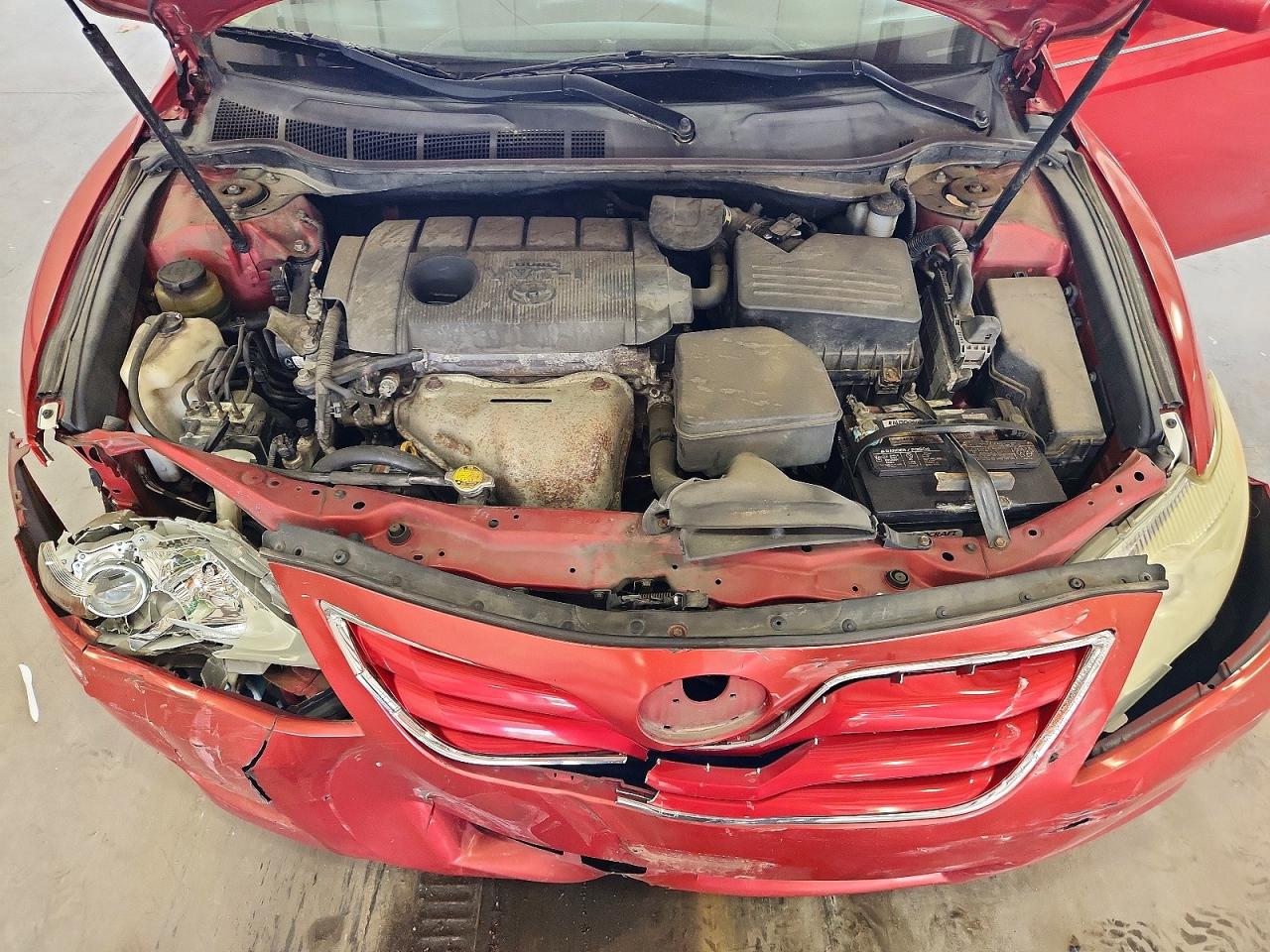 2011 Toyota Camry Le Red vin: 4T1BF3EK3BU662035
