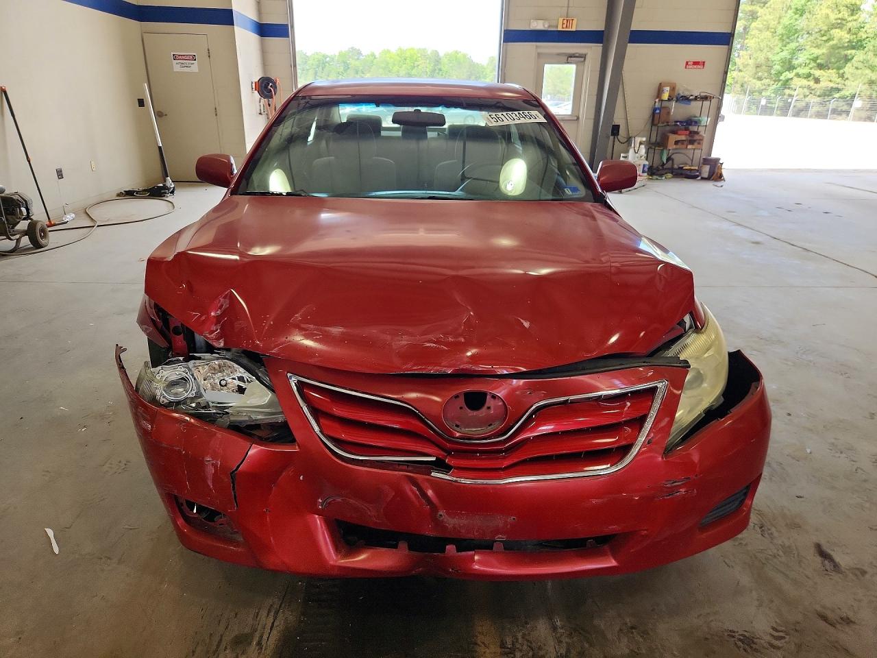 2011 Toyota Camry Le Red vin: 4T1BF3EK3BU662035
