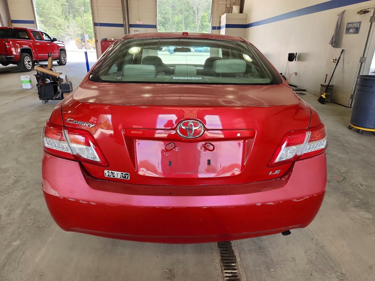 2011 Toyota Camry Le Red vin: 4T1BF3EK3BU662035