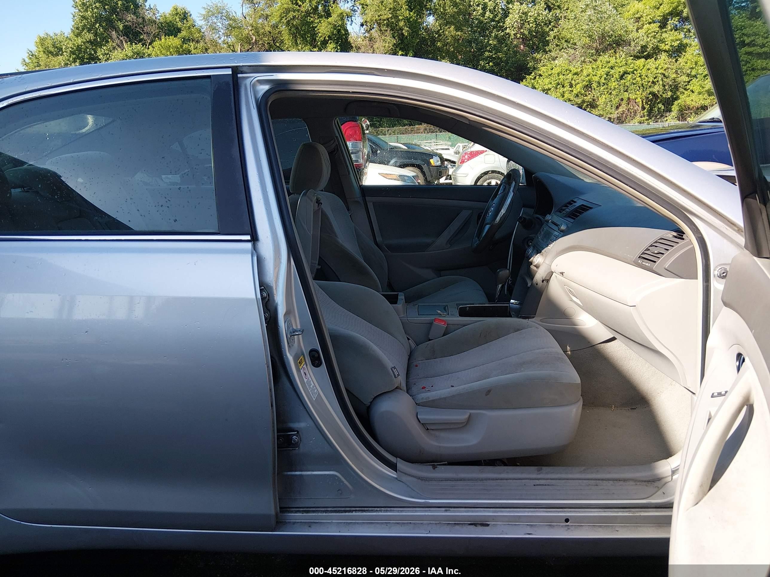 2011 Toyota Camry Le Silver vin: 4T1BF3EK3BU662598