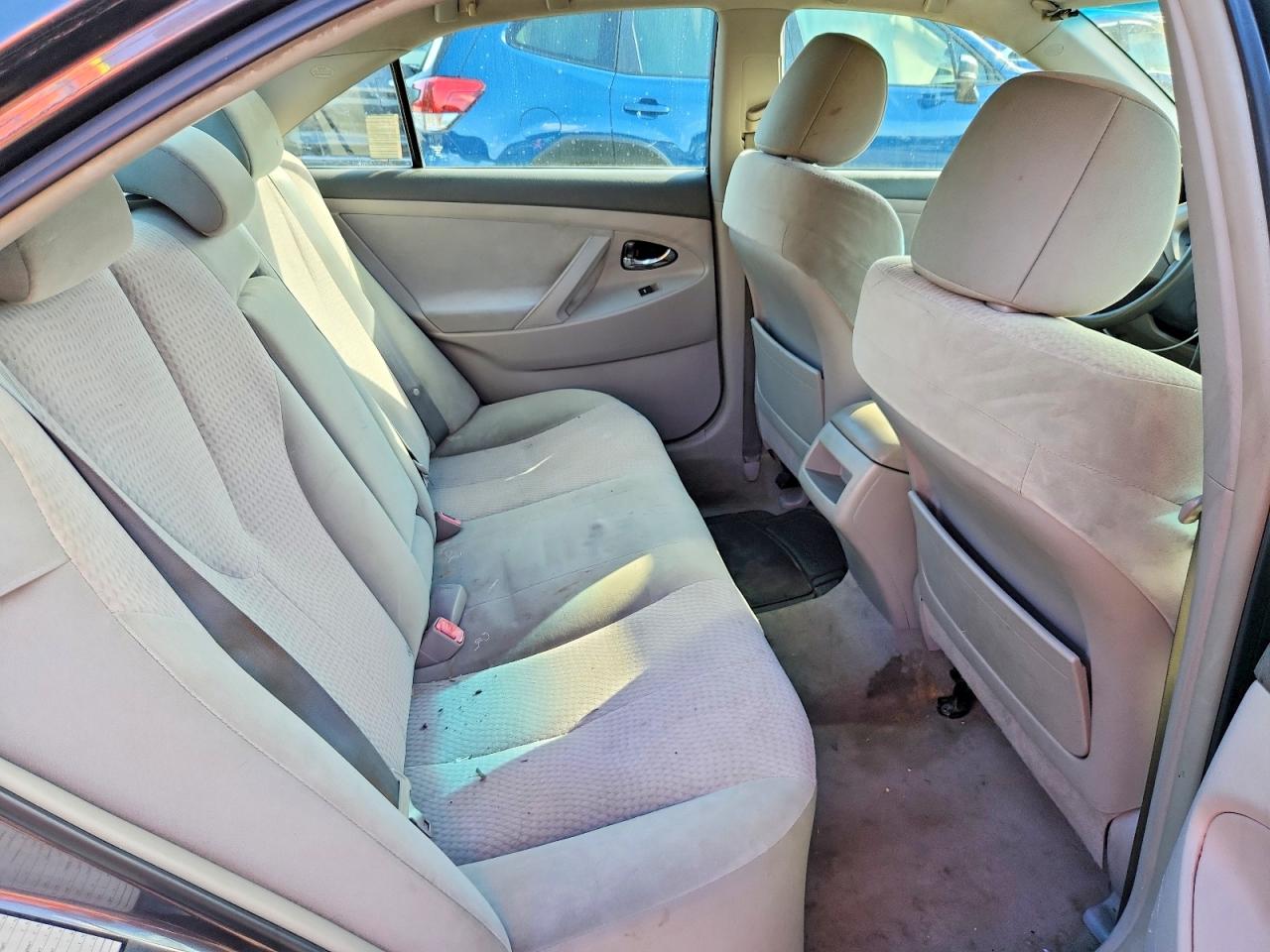 2011 Toyota Camry Le Gray vin: 4T1BF3EK3BU685556