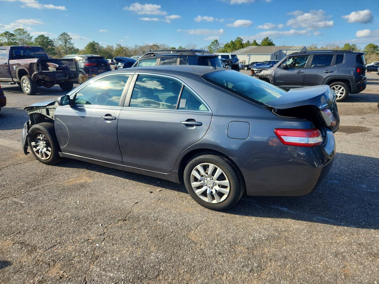 2011 Toyota Camry Le Gray vin: 4T1BF3EK3BU685556