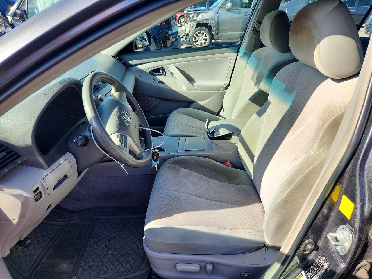 2011 Toyota Camry Le Gray vin: 4T1BF3EK3BU685556