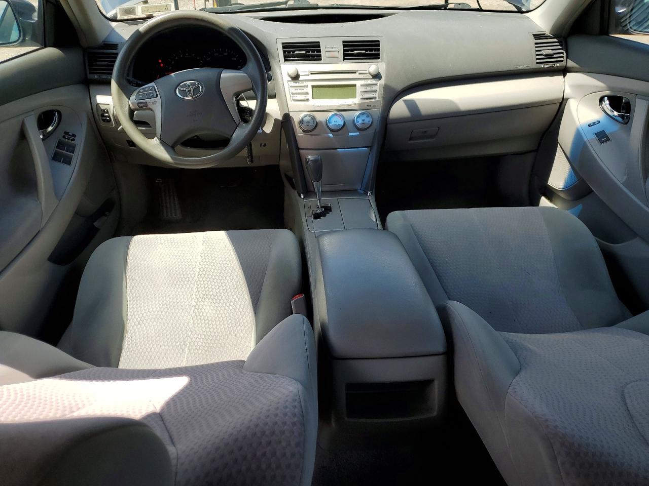 2011 Toyota Camry Le Gray vin: 4T1BF3EK3BU685881