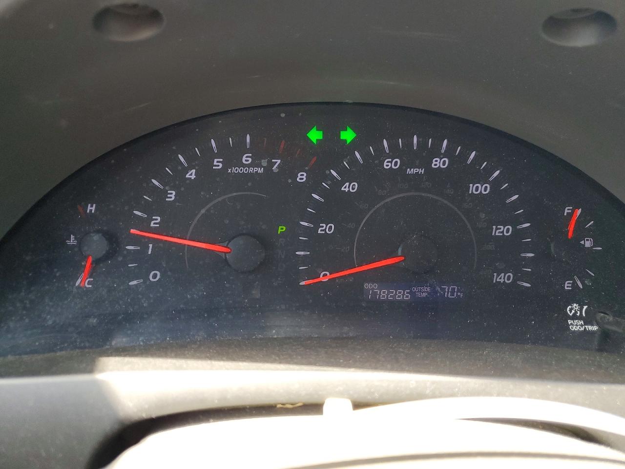 2011 Toyota Camry Le Gray vin: 4T1BF3EK3BU685881