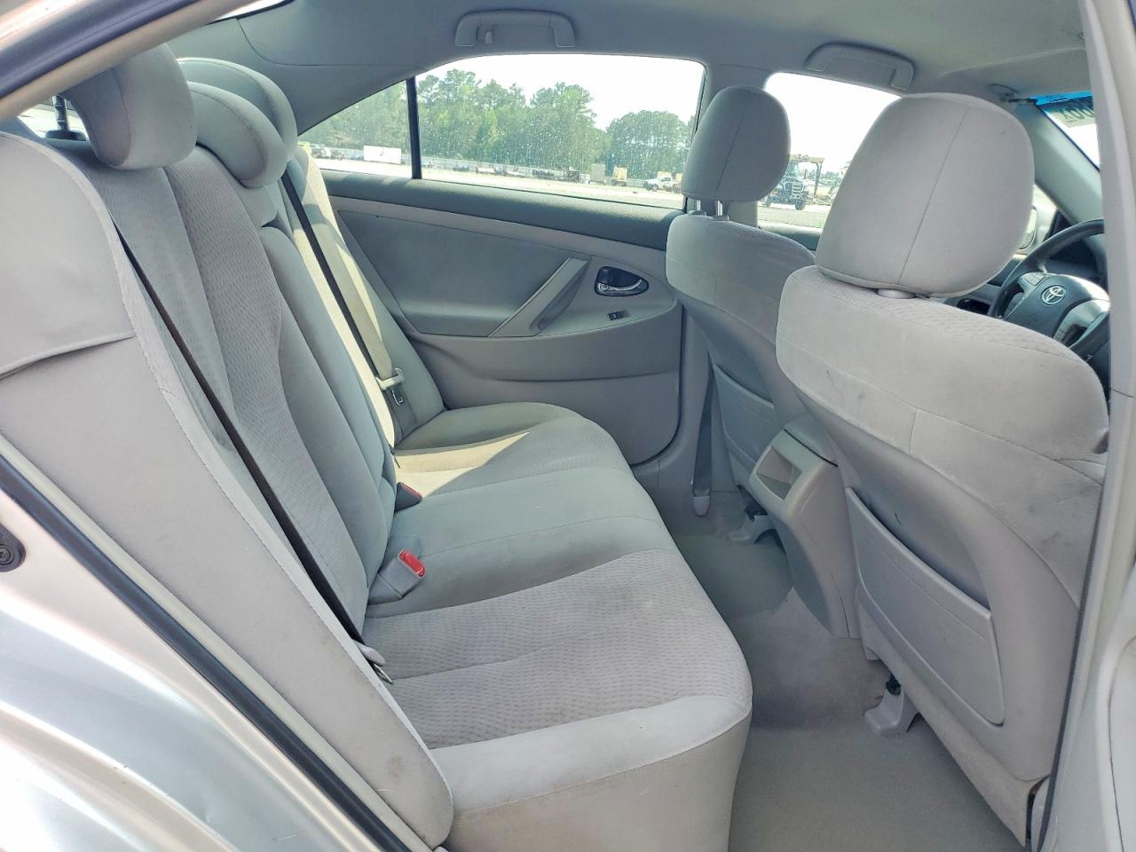 2011 Toyota Camry Le Silver vin: 4T1BF3EK3BU696945