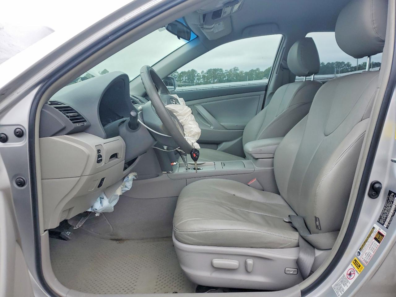 2011 Toyota Camry Le Gray vin: 4T1BF3EK3BU697190