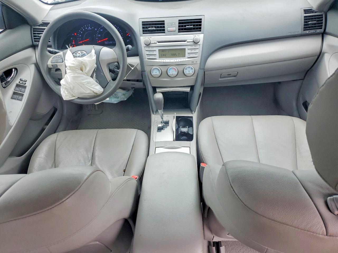 2011 Toyota Camry Le Gray vin: 4T1BF3EK3BU697190