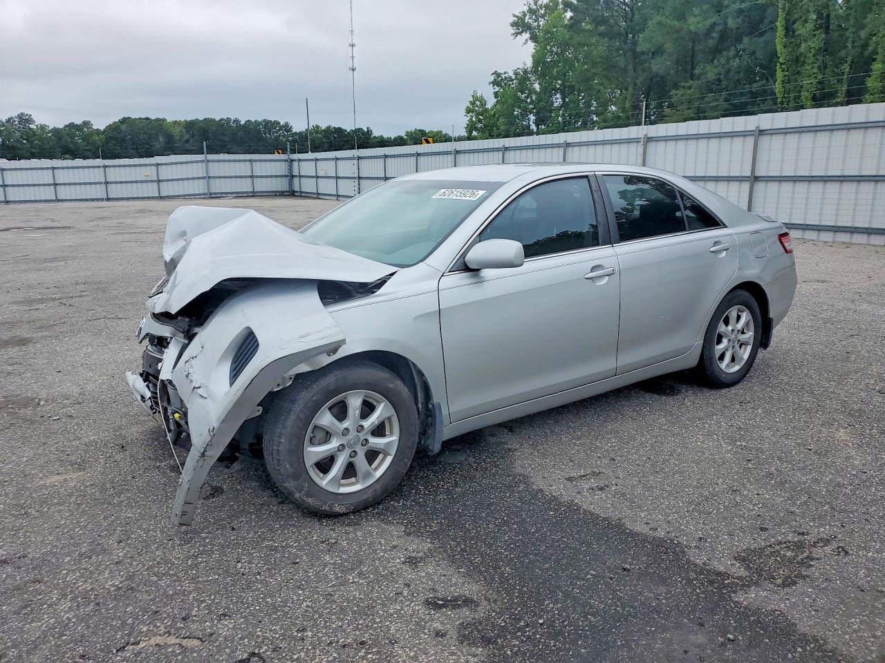 2011 Toyota Camry Le Gray vin: 4T1BF3EK3BU697190