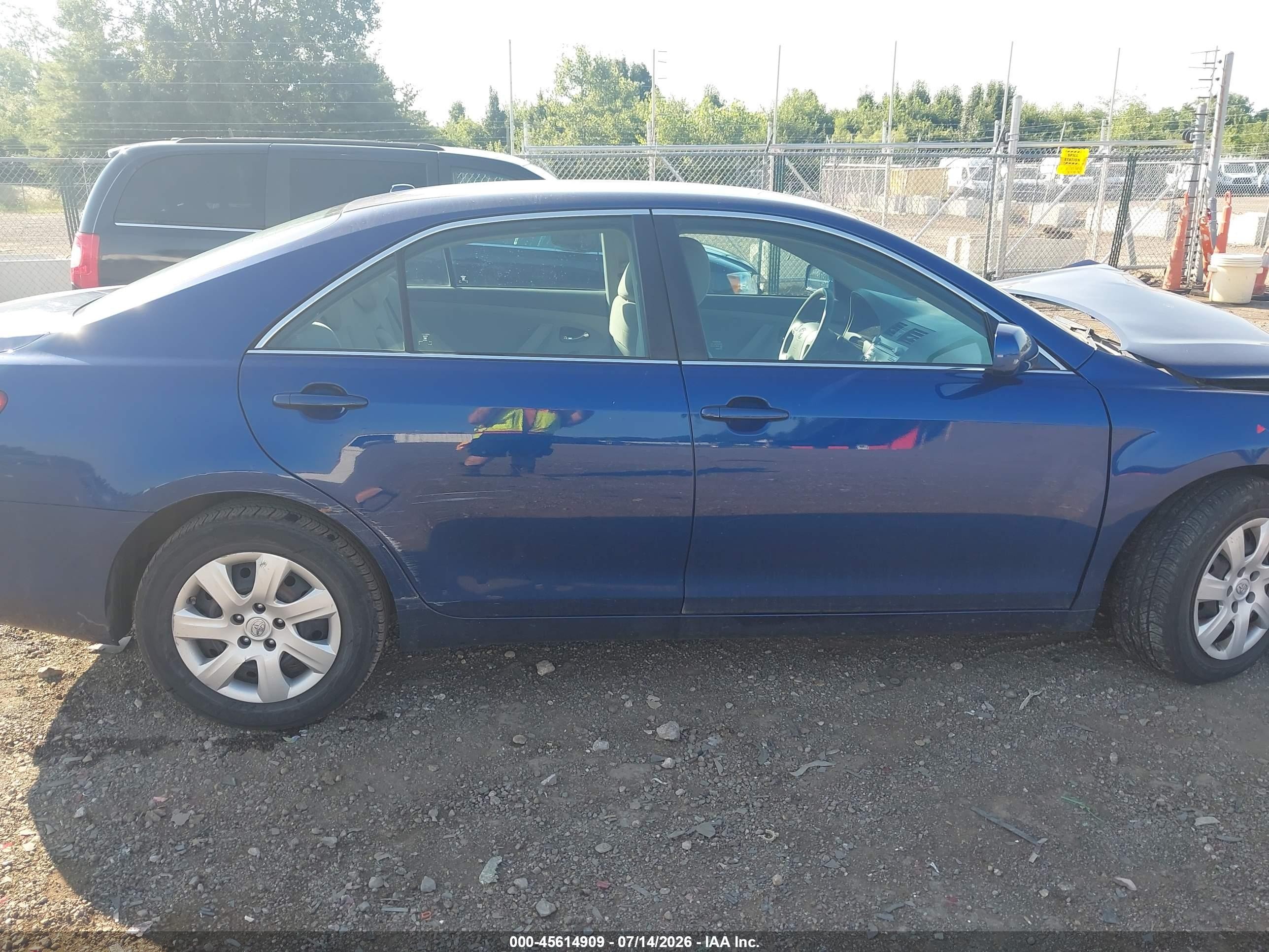 2011 Toyota Camry Le Blue vin: 4T1BF3EK3BU711668