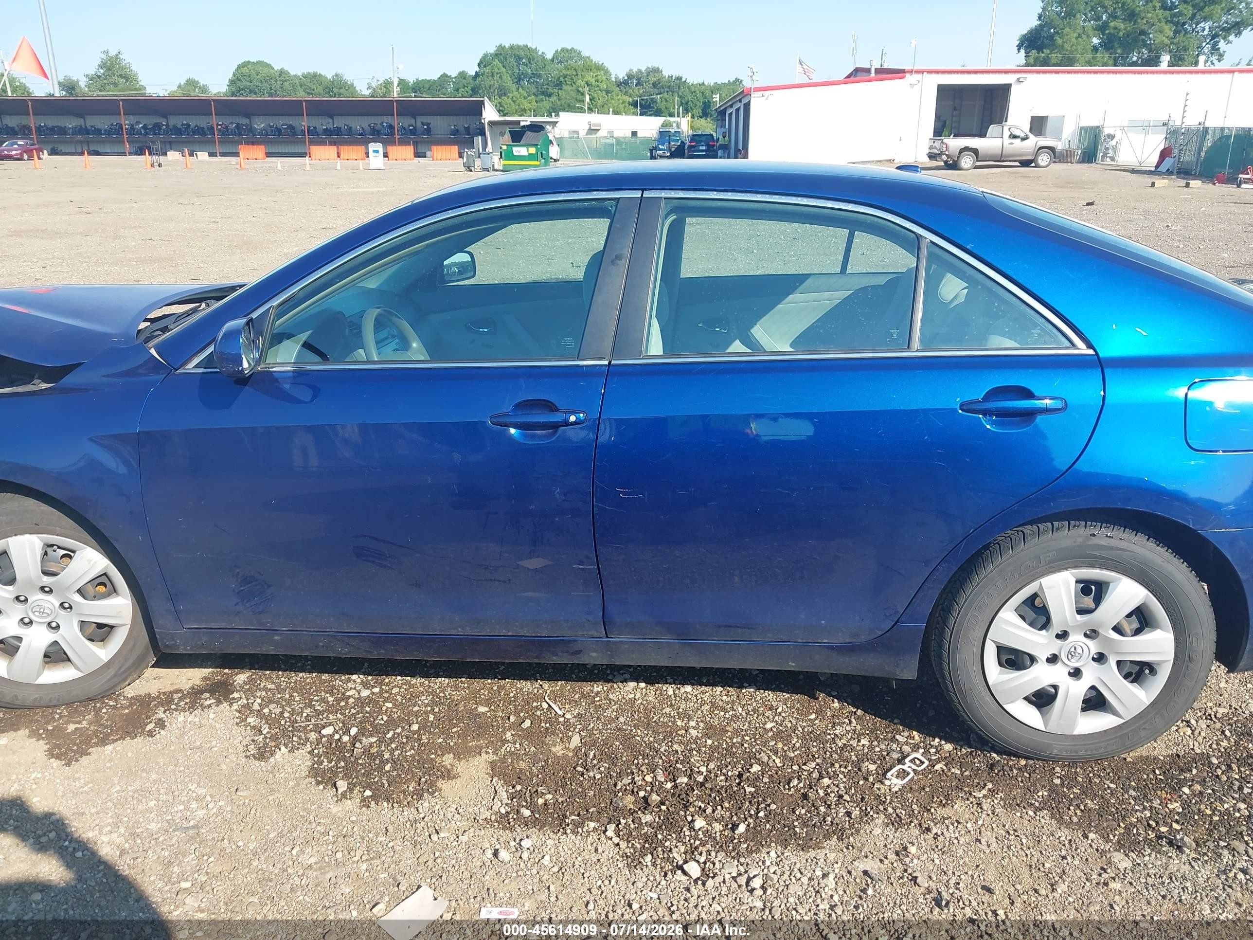 2011 Toyota Camry Le Blue vin: 4T1BF3EK3BU711668