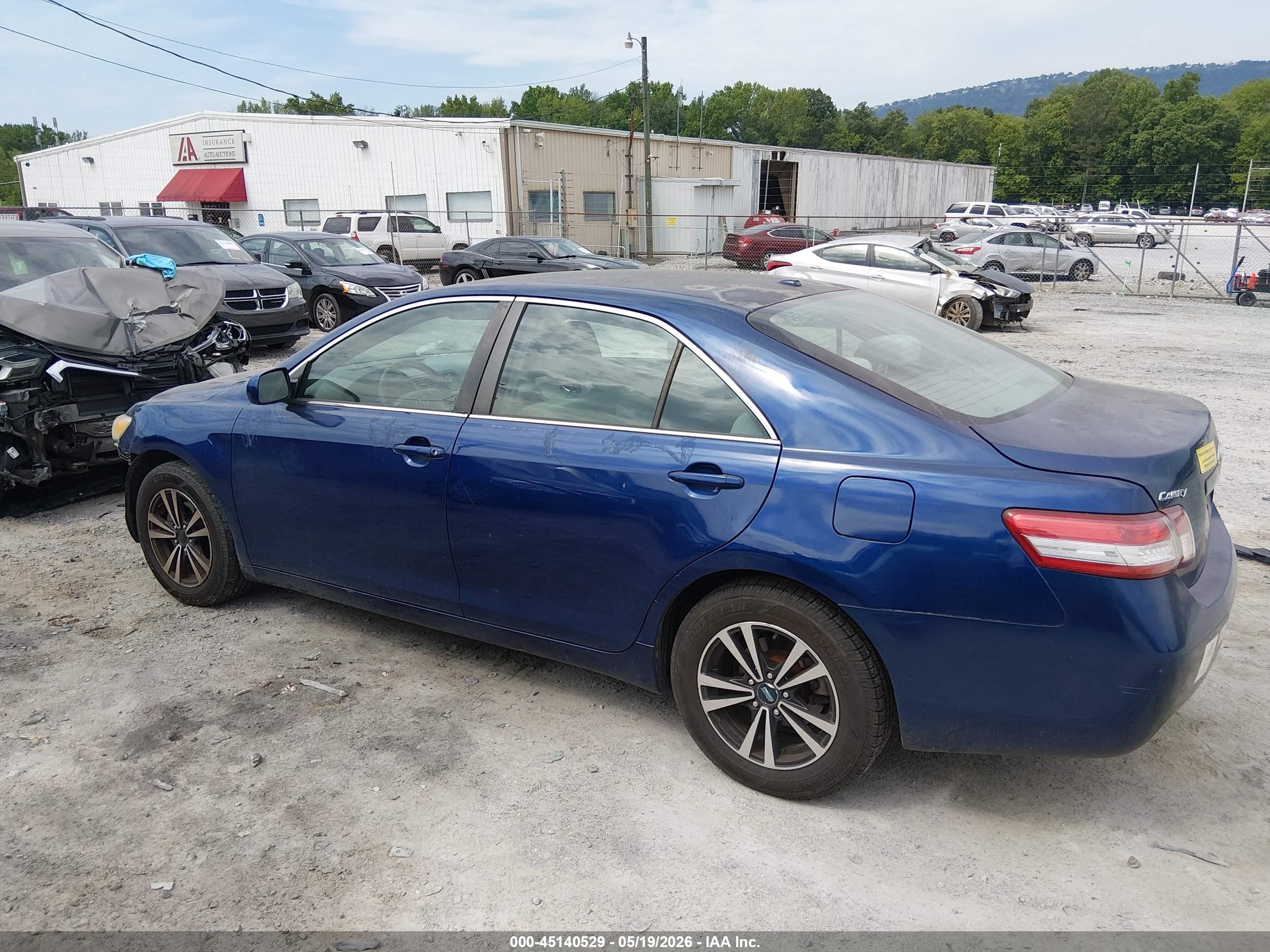 2011 Toyota Camry Le Blue vin: 4T1BF3EK3BU718586