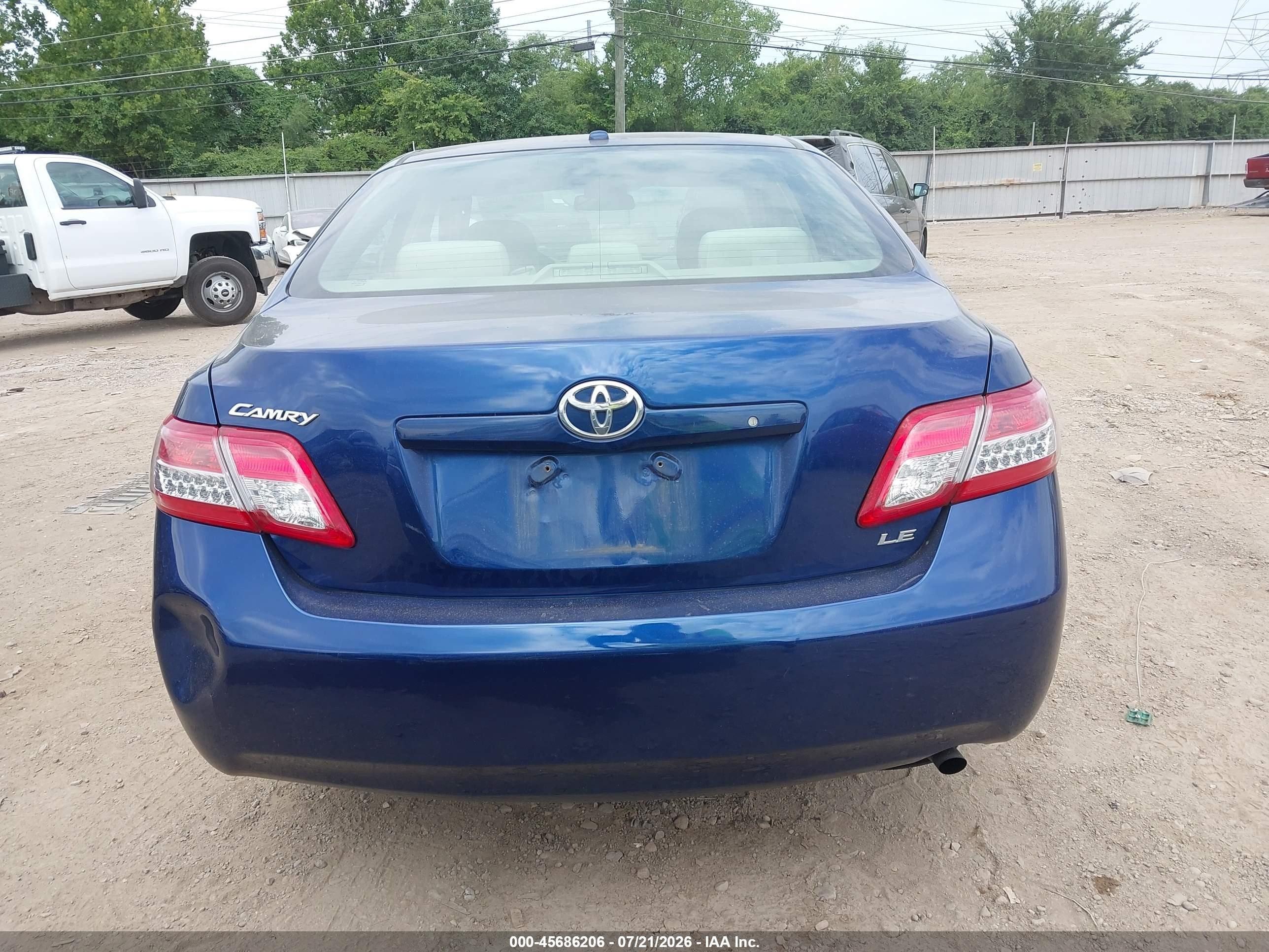 2011 Toyota Camry Le Blue vin: 4T1BF3EK3BU728521