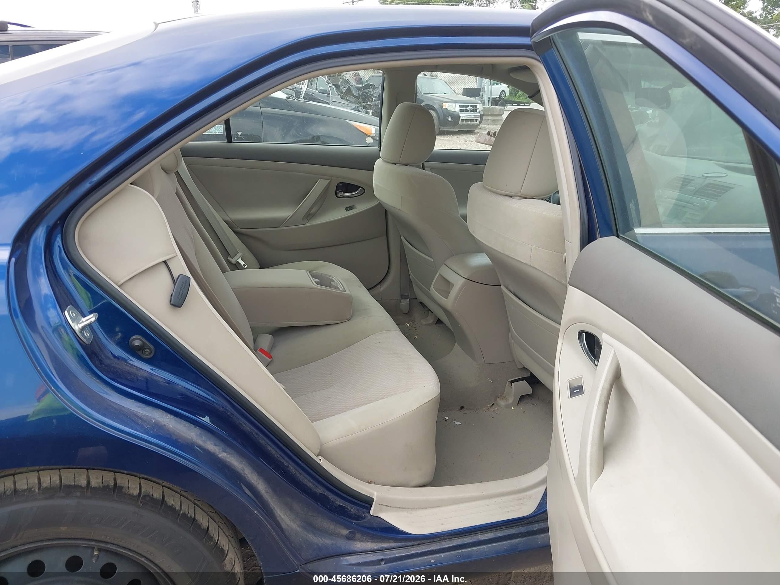 2011 Toyota Camry Le Blue vin: 4T1BF3EK3BU728521