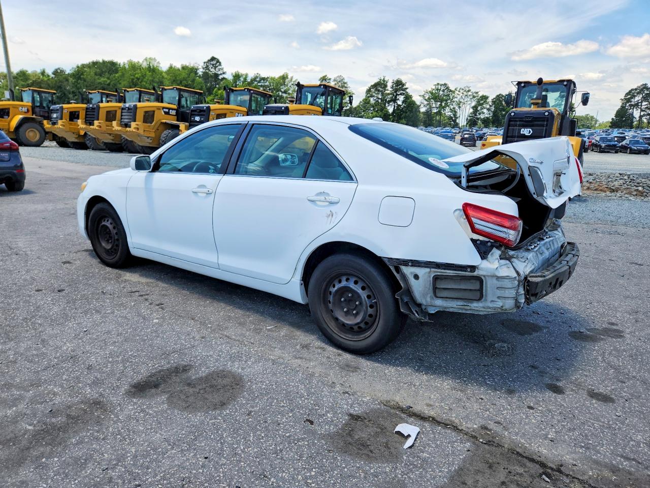 2011 Toyota Camry Base White vin: 4T1BF3EK3BU728826