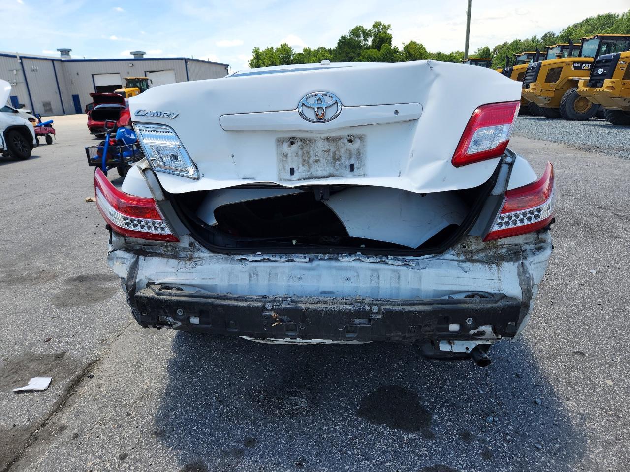 2011 Toyota Camry Base White vin: 4T1BF3EK3BU728826