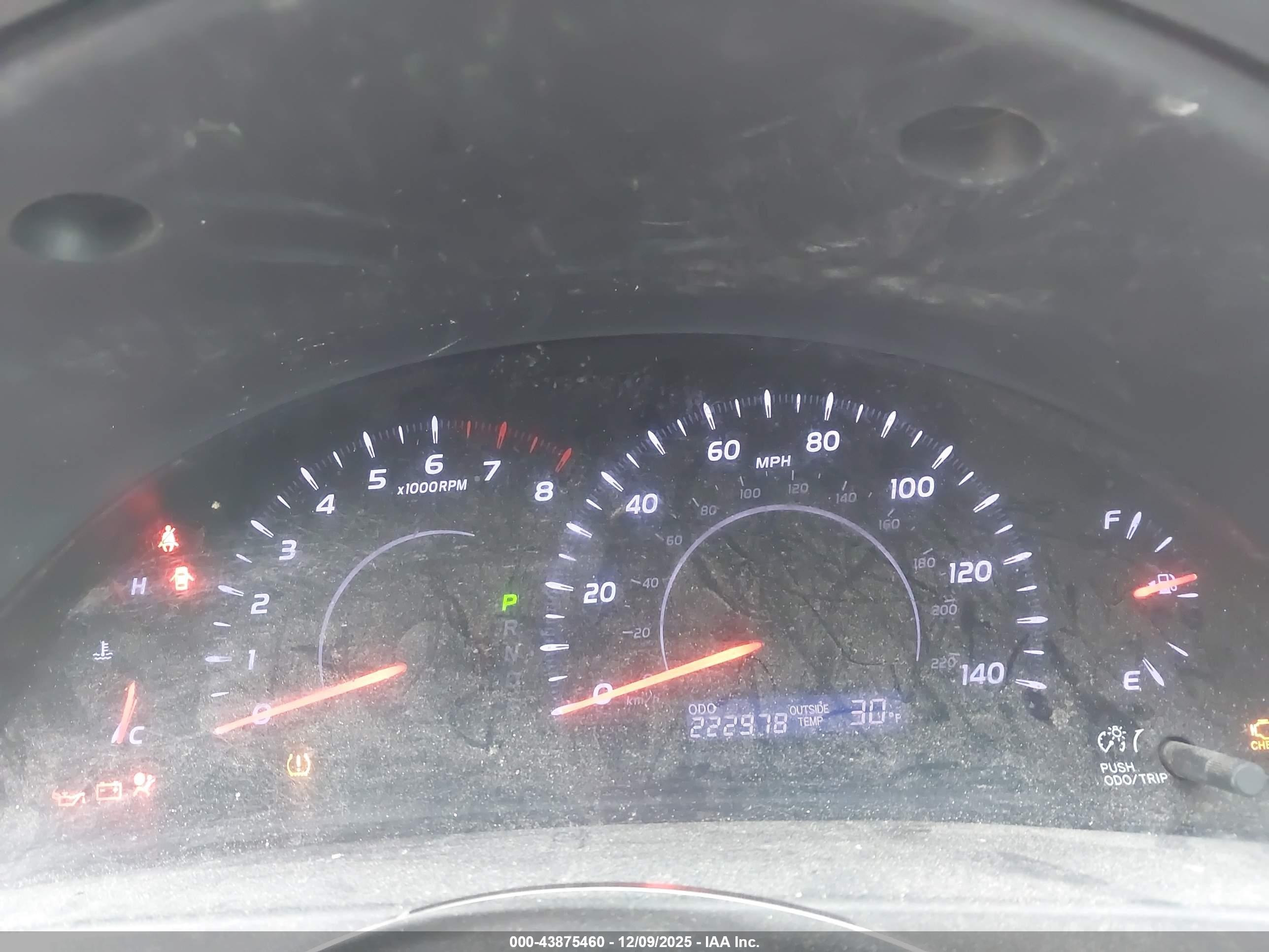2011 Toyota Camry Le Gray vin: 4T1BF3EK3BU732407