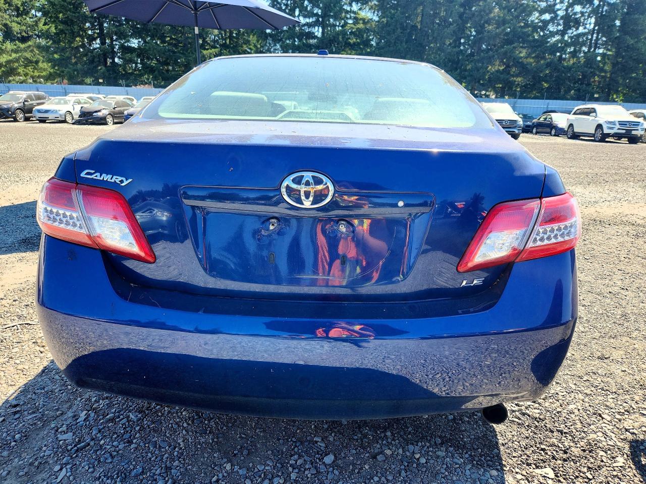 2011 Toyota Camry Le Blue vin: 4T1BF3EK3BU735291