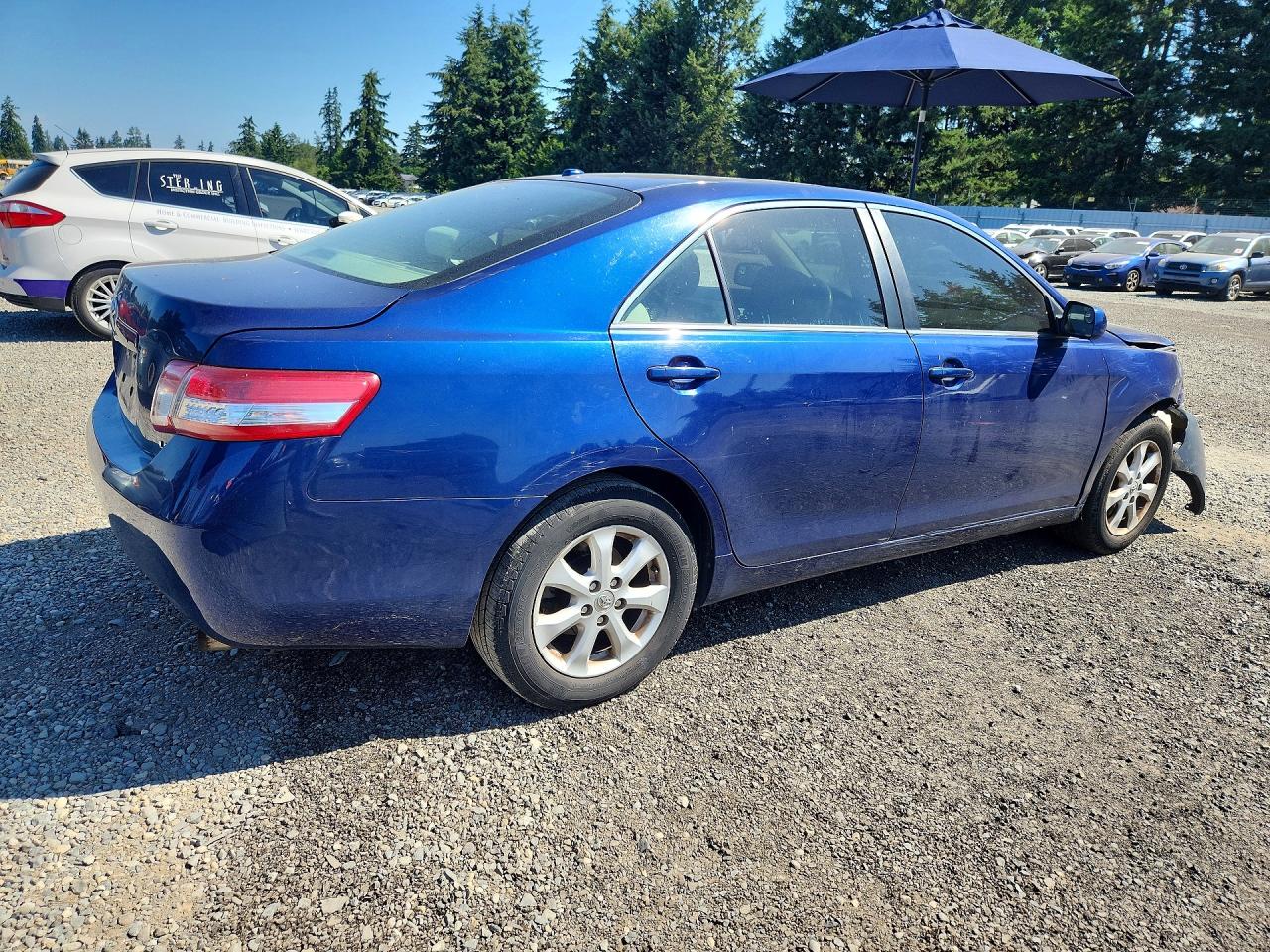 2011 Toyota Camry Le Blue vin: 4T1BF3EK3BU735291