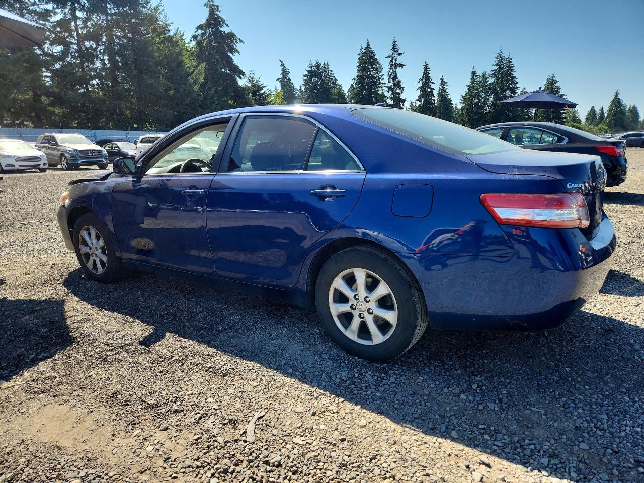 2011 Toyota Camry Le Blue vin: 4T1BF3EK3BU735291