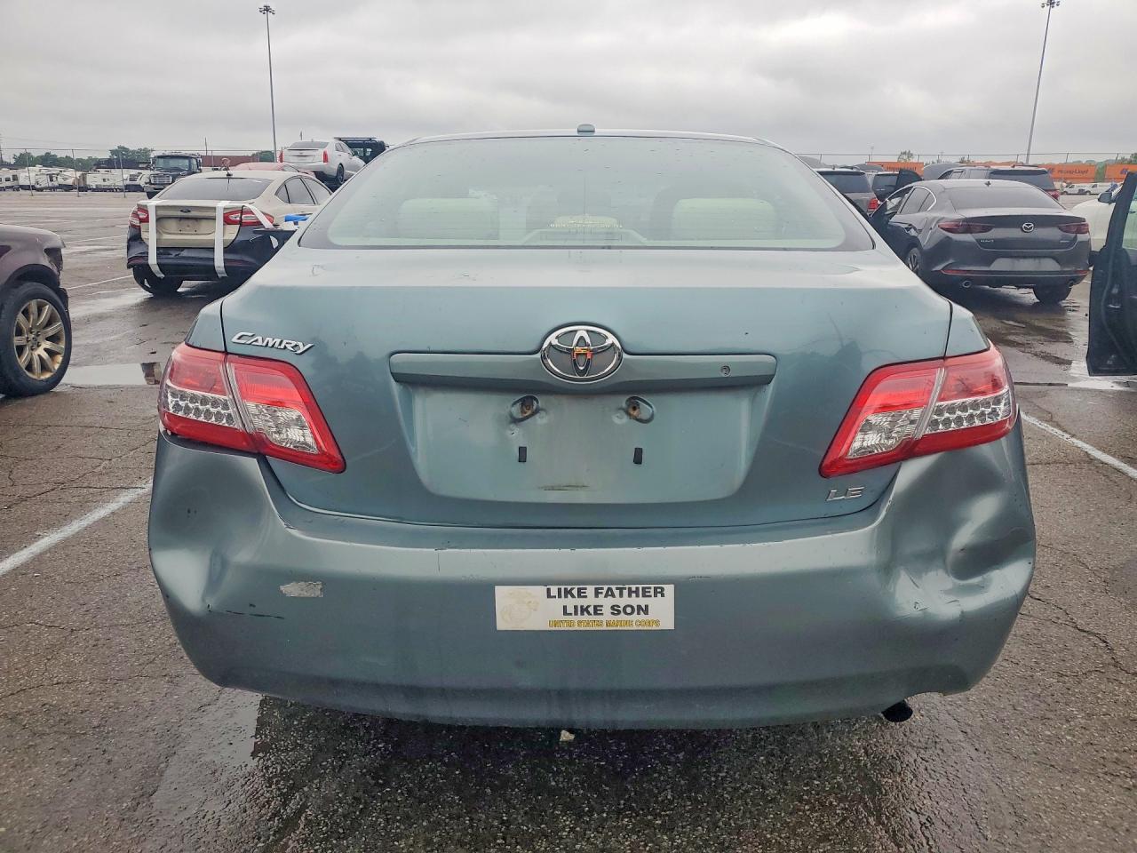 2011 Toyota Camry Le Green vin: 4T1BF3EK3BU746369