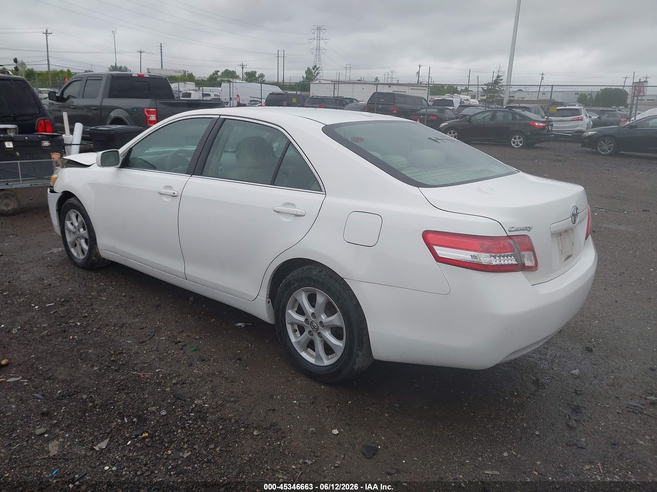 2011 Toyota Camry Le White vin: 4T1BF3EK3BU749322