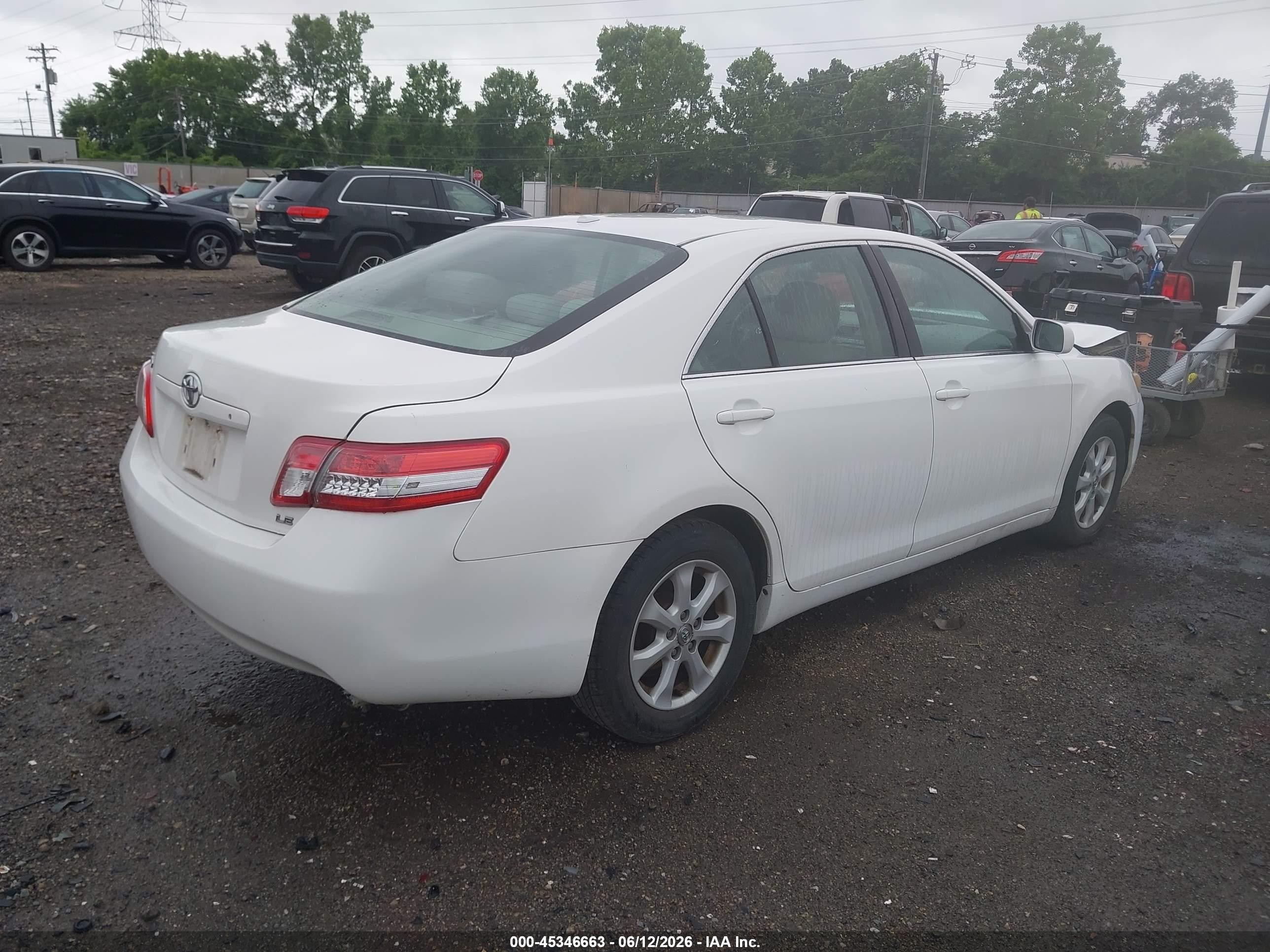2011 Toyota Camry Le White vin: 4T1BF3EK3BU749322