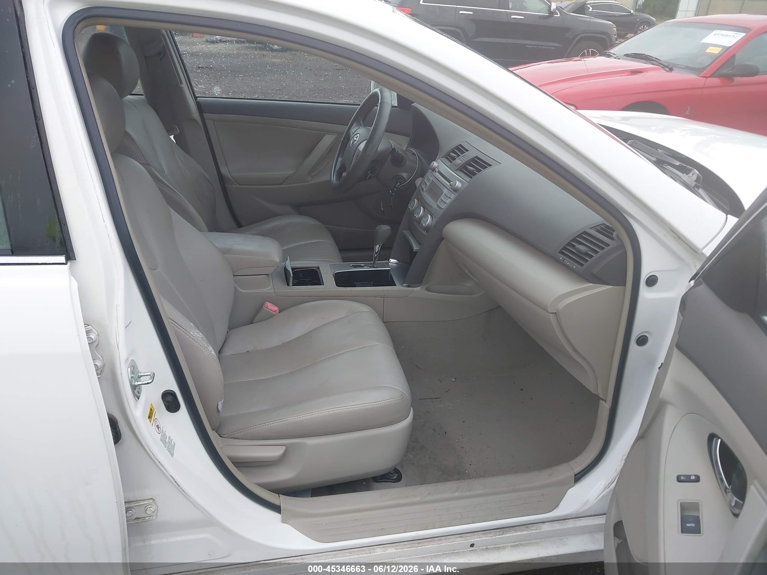 2011 Toyota Camry Le White vin: 4T1BF3EK3BU749322